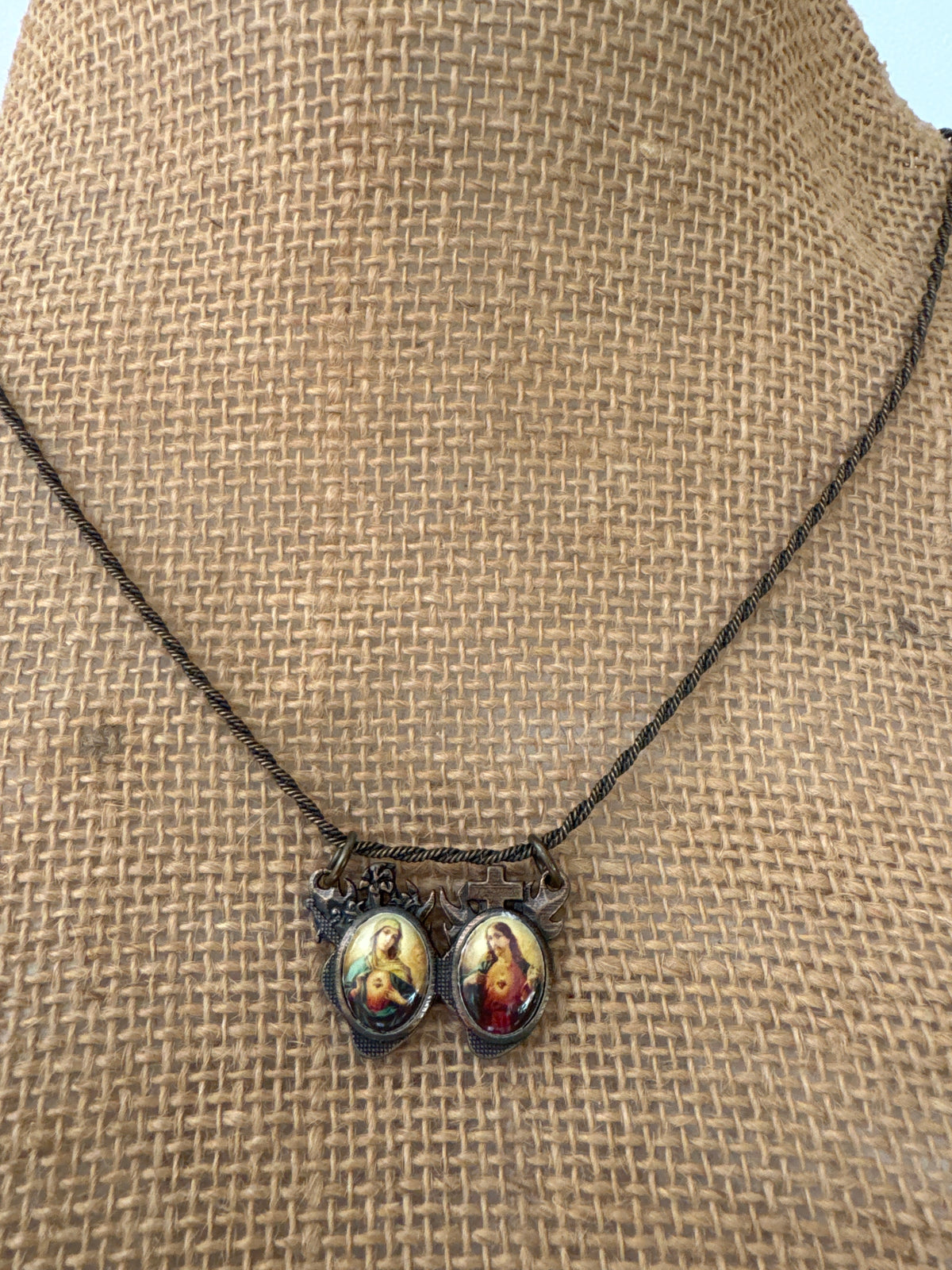 Cadena con el corazón de Jesús