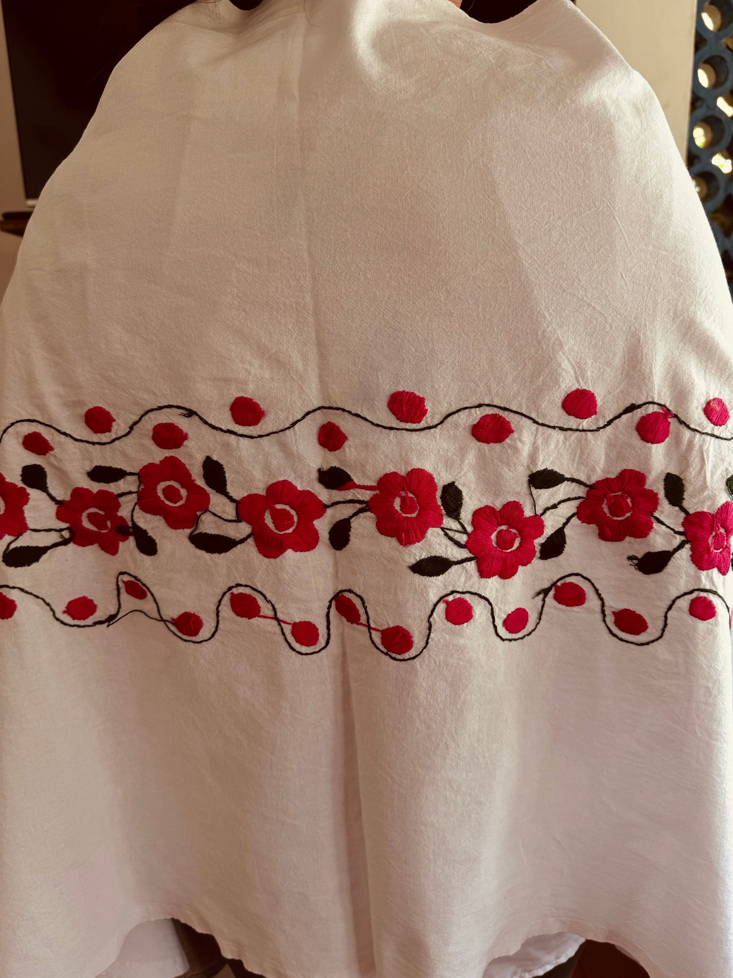 Chal en algodón bordado