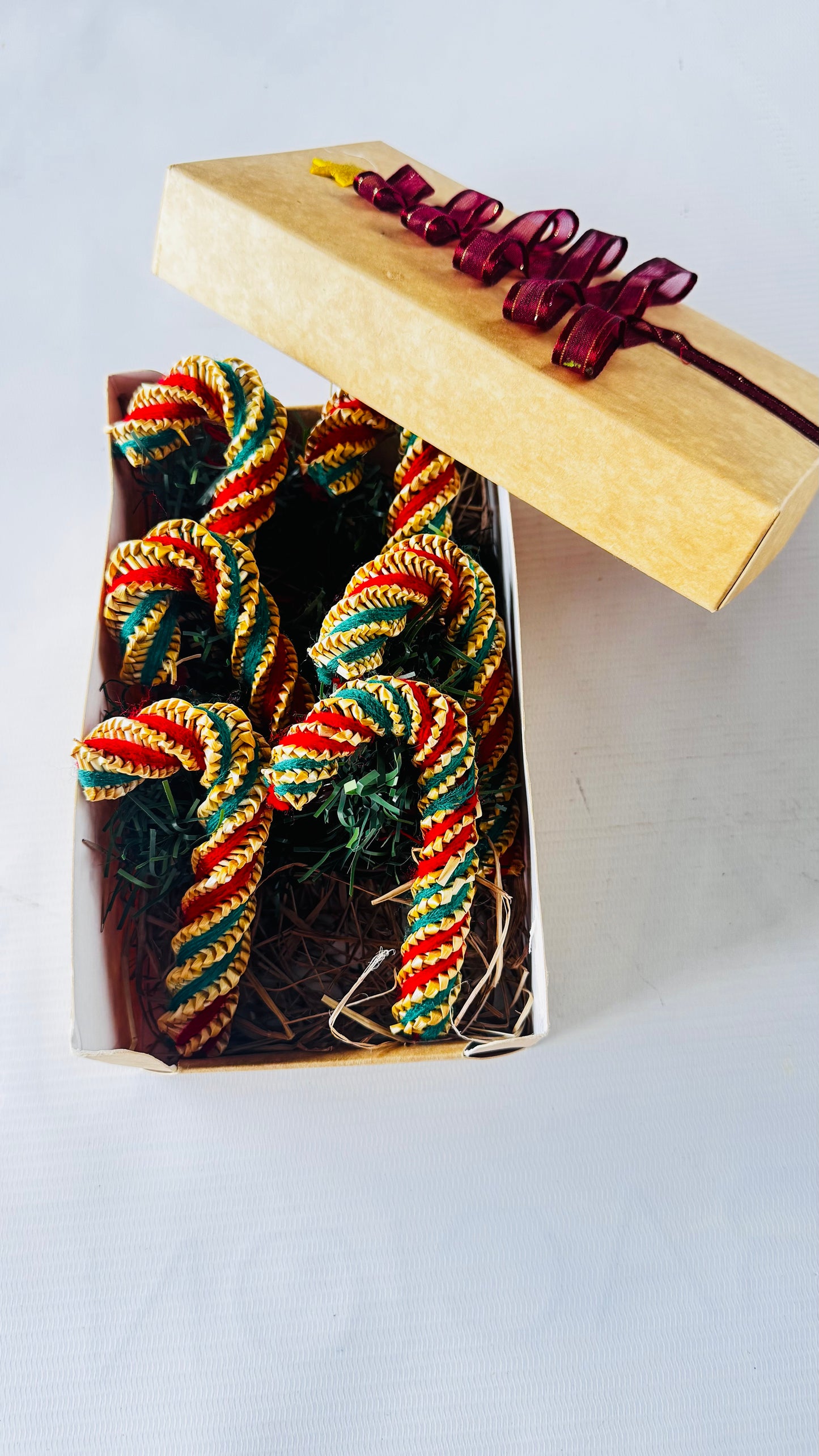 Caja de 6 servilleteros bastón navidad