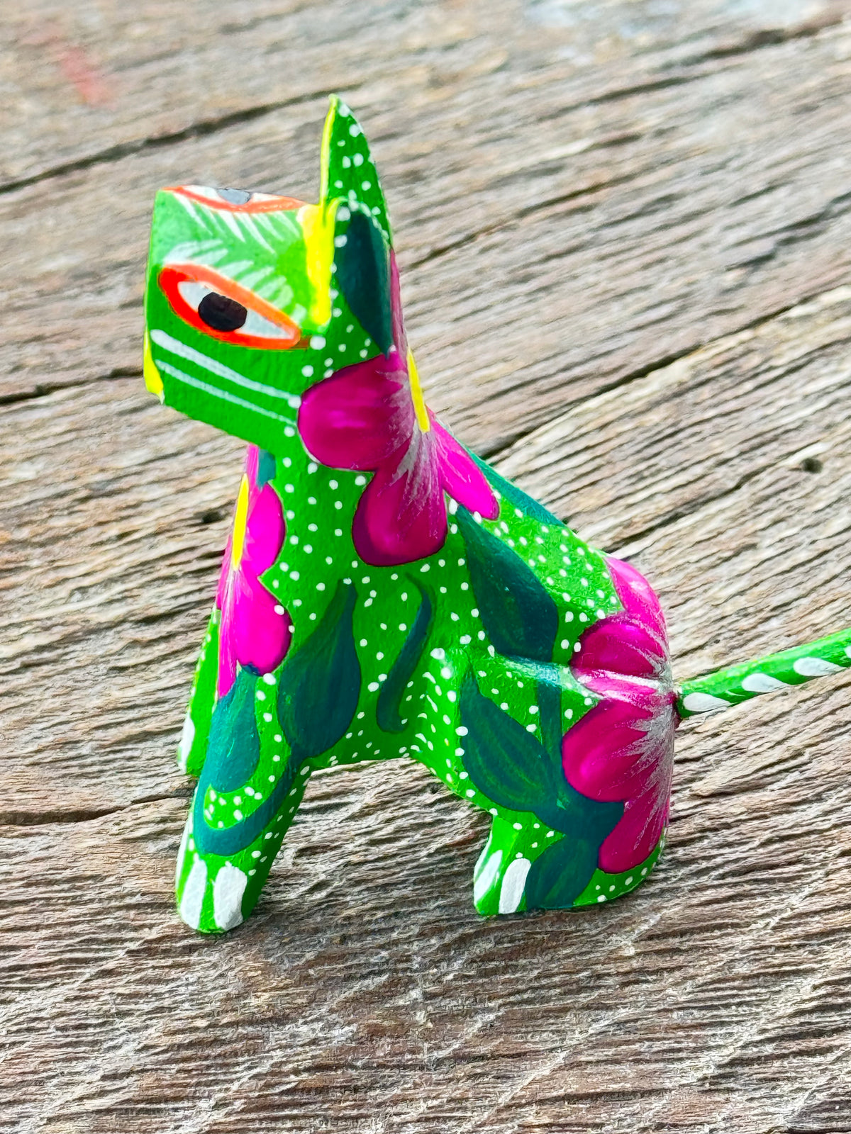 Gato parado mini