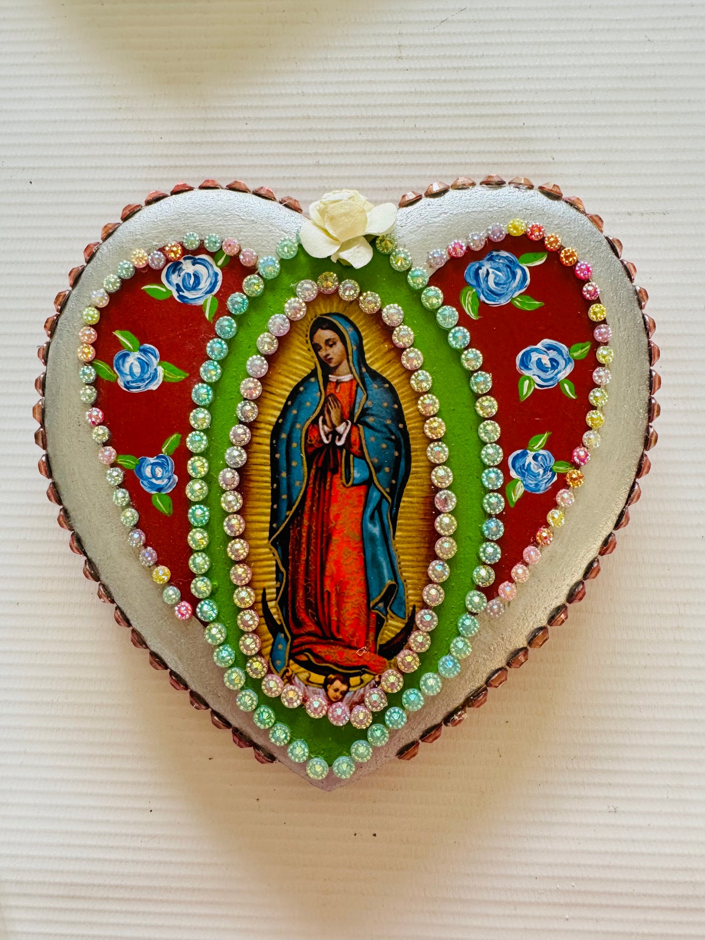Corazón madera pintado