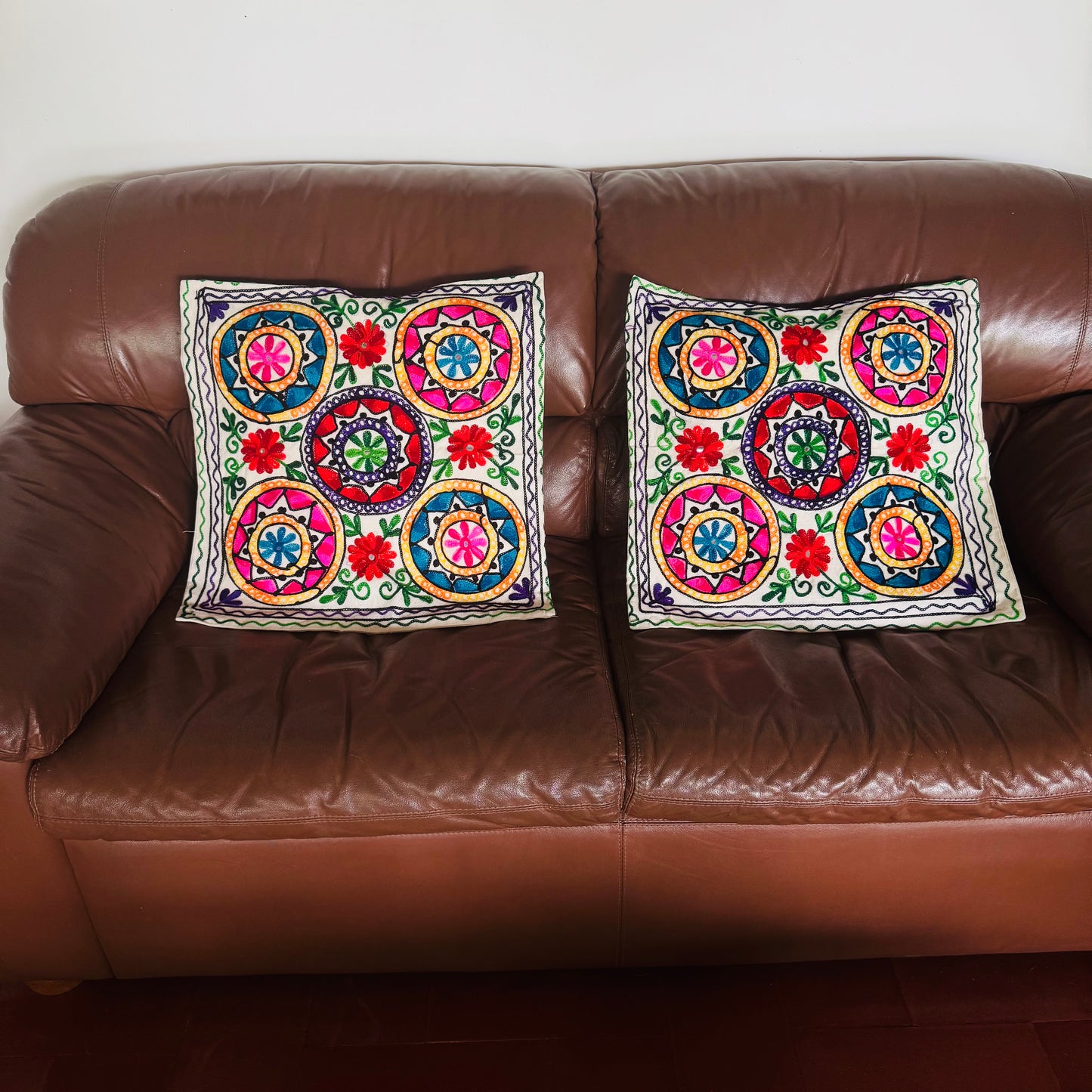 Cojín bordados