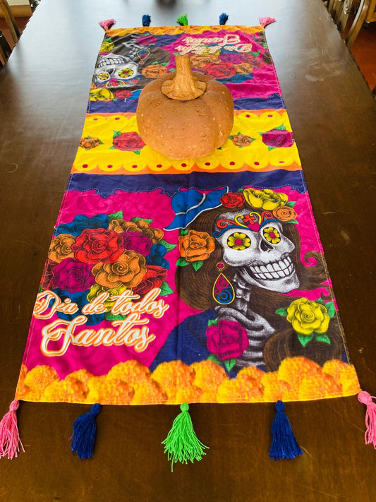 Camino de mesa , chal , trapo para tirar en un sofá medida 55cm x 1.50