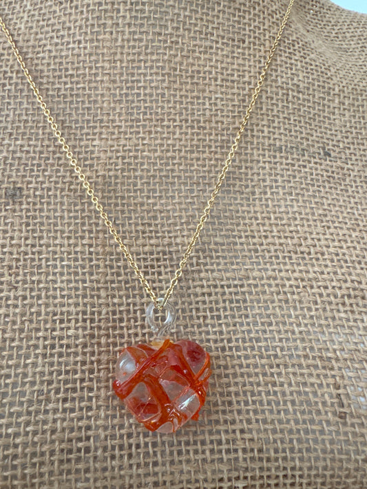 Corazón en vidrio soplado con cadena
