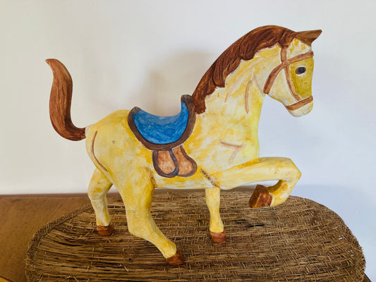 Caballo en madera