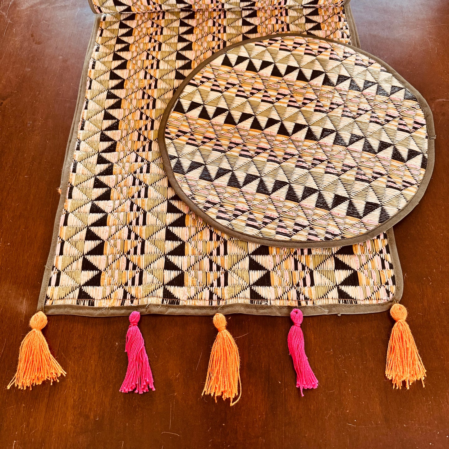 Juego camino de mesa y individuales redondos